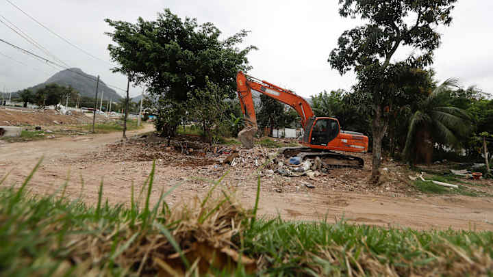 Last house in Rio's Olympic Park slum demolished