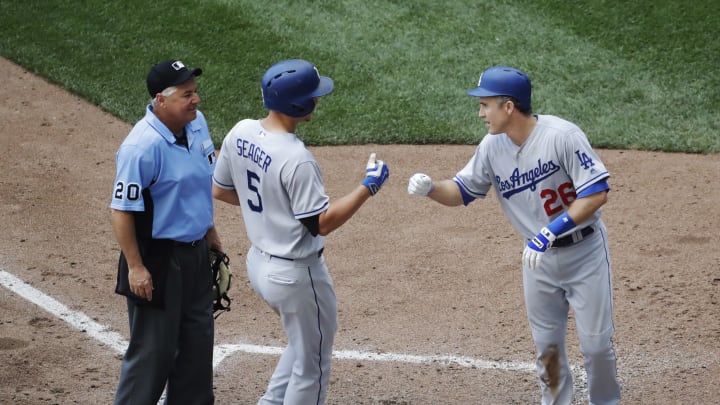 Dodgers belt 3 home runs in 8-1 rout of Brewers