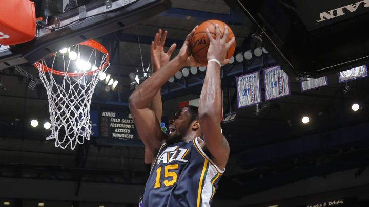 Favors scores 28, Hayward 27 to lead Jazz past Kings 108-99