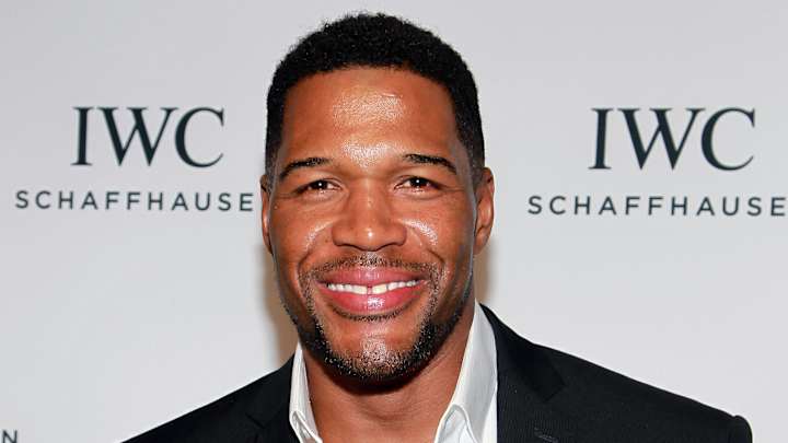 Michael Strahan to step down from Live! on May 14, as Kelly Ripa returns Michael Strahan to step down from Live! on May 14, as Kelly Ripa returns