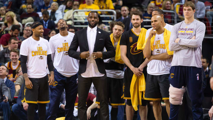 Watch: LeBron James helps coach Cavaliers vs. Rockets