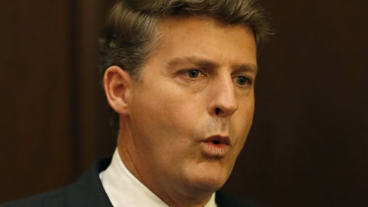 Baseball kicks off owners' meetings in Chicago