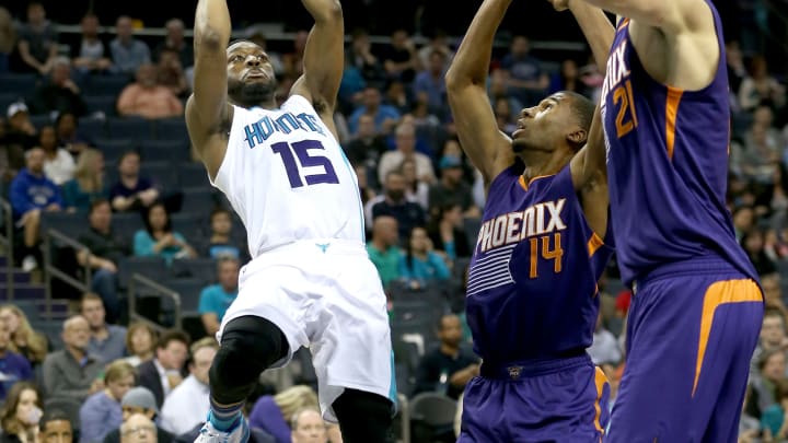 Hornets cruise past lowly Suns 126-92