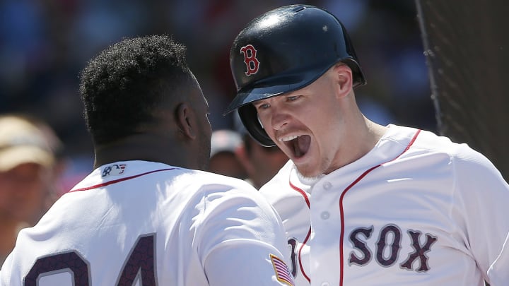 Sox collect 13 extra-base hits in 12-5 rout over Rangers