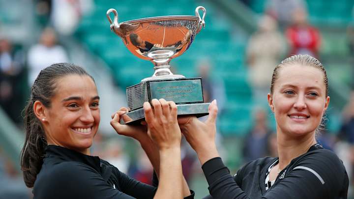 French pair wins women's doubles at French Open