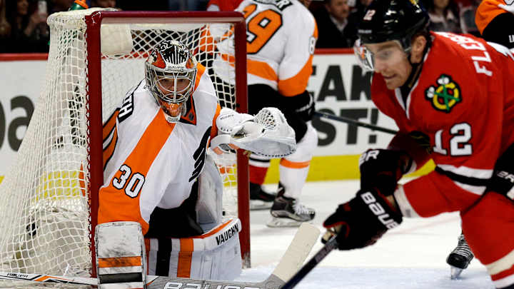Flyers goaltender Neuvirth out 3 weeks with injury