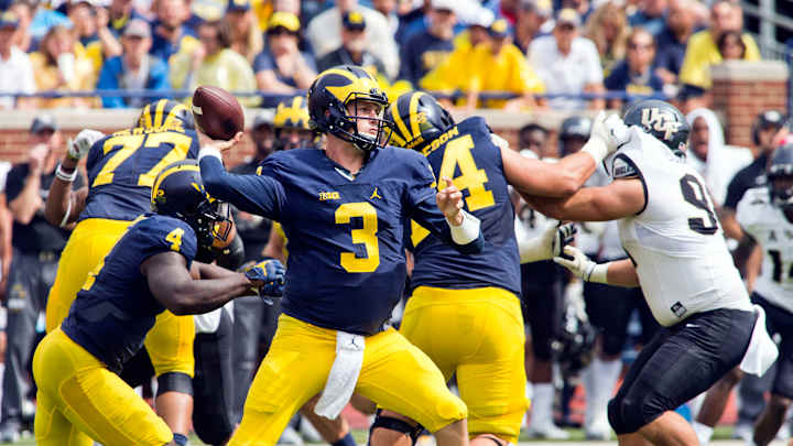 Big Ten's new starting quarterbacks combine for 8-1 record