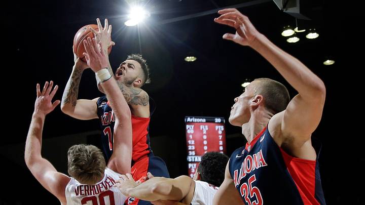 Arizona uses late run, beats Stanford for 12th straight time Arizona uses late run, beats Stanford for 12th straight time