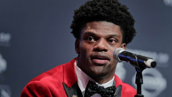 Lousiville's Lamar Jackson wins Heisman Trophy