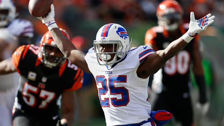 AP source: Bills McCoy expected to play after thumb surgery