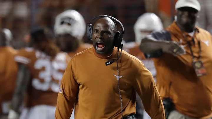 Tone already changed in Big 12 for favored OU, surging Texas Tone already changed in Big 12 for favored OU, surging Texas