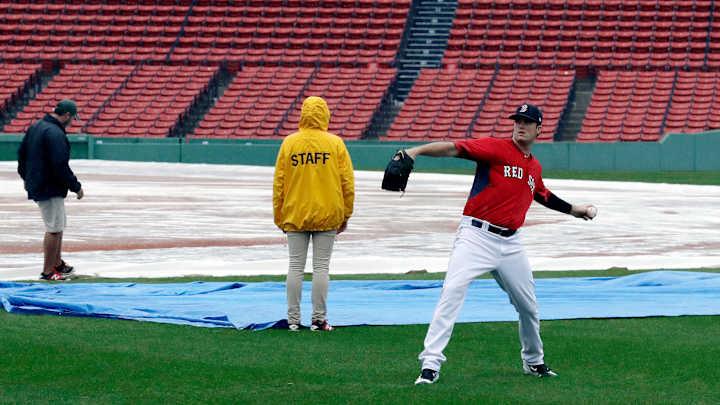 LEADING OFF: Cubs, Indians go for sweeps; Dodgers vs a lefty