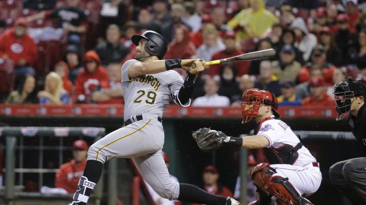 Pirates, catcher Cervelli agree to 3-year contract extension
