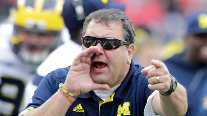 Ex-Michigan coach Hoke new defensive coordinator at Oregon