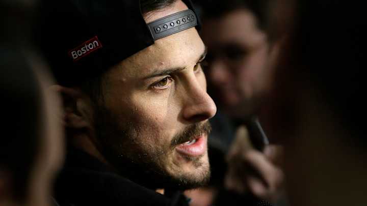 Patriots player's carport rankles in historic neighborhood