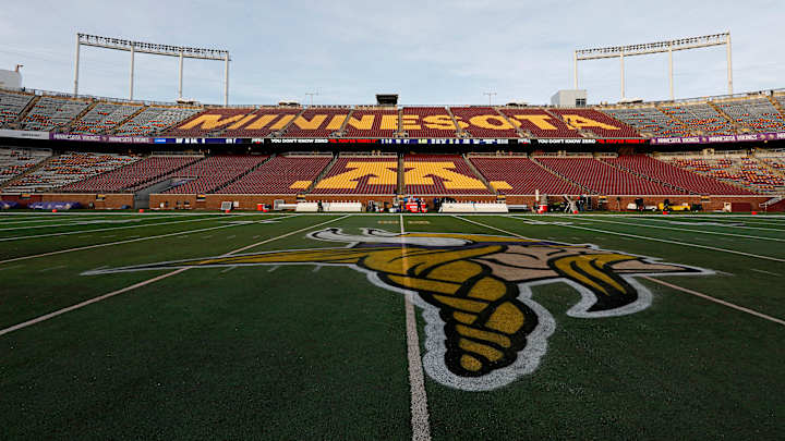 Watch: TCF Bank Stadium transforms for 2016 Stadium Series