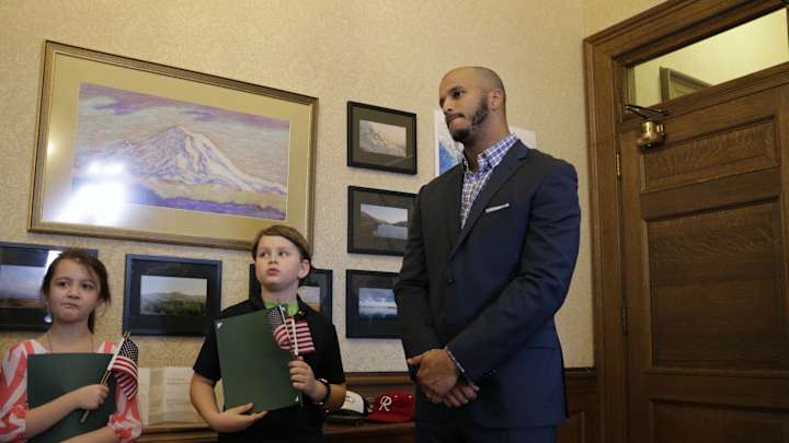 NFL begins recognition of the military this month