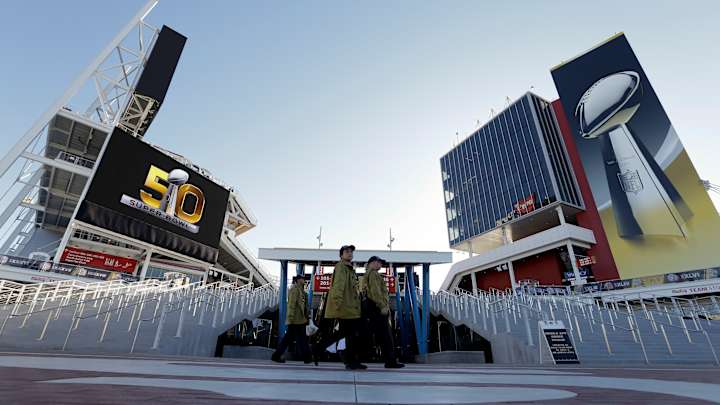 The Latest: Stephen Curry to bang 'Keep Pounding' drum