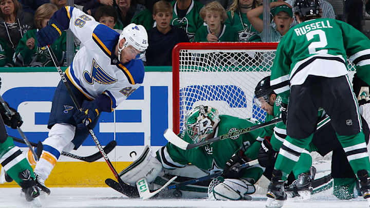 Lehtonen, Stars edge past Elliott, Blues in Game 1 Lehtonen, Stars edge past Elliott, Blues in Game 1