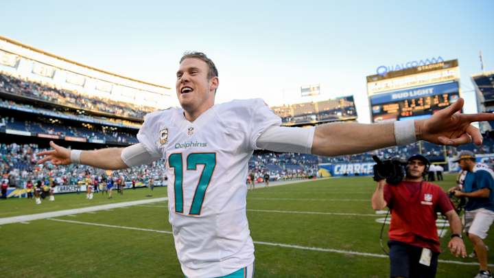 Streaking Dolphins stay in southern California for Rams game