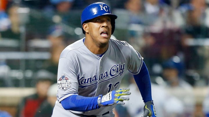Royals, Salvador Perez agree to five-year extension Royals, Salvador Perez agree to five-year extension