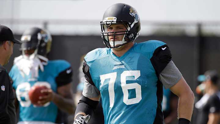 Jaguars G Joeckel out for season after major knee surgery