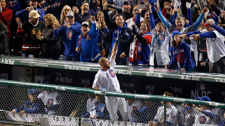 Cubs pitcher Travis Wood homers in NLDS Game 2
