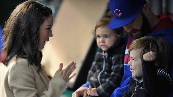 Jake Arrieta's kids have hotel Halloween in Cleveland