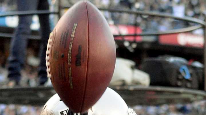 Raiders heading to playoffs, lowly Chargers maybe to LA