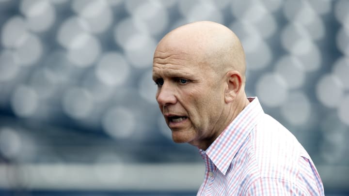 Padres fire Mike Dee following another miserable season