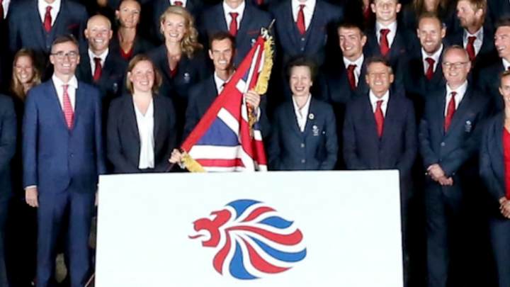 Andy Murray almost hit Princess Anne with the Union Jack