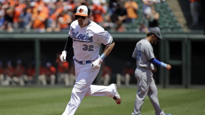 Wieters keys 19-hit attack as Orioles beat Blue Jays 11-6