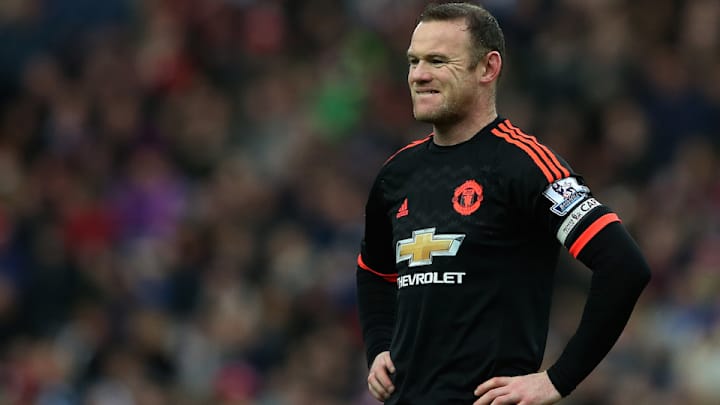 Report: Man U’s Wayne Rooney out two months with knee injury