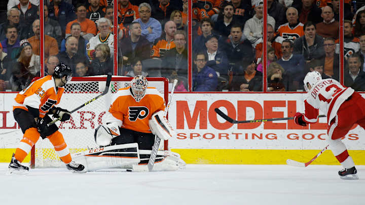 Flyers top Red Wings 4-3 in pivotal game for playoff push