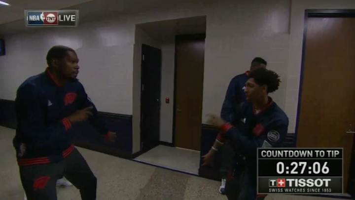 Watch: Kevin Durant, Cameron Payne crush pregame handshake