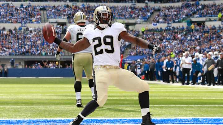 Jets sign running backs Forte, Robinson, re-sign Powell