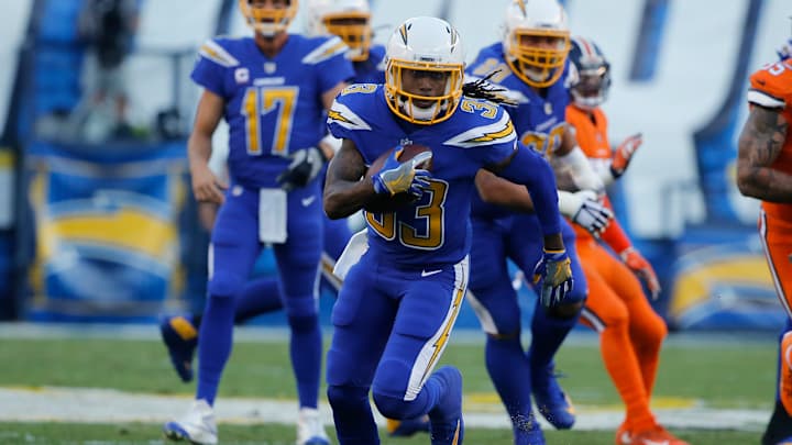 Dexter McCluster broke his arm while looking for his phone