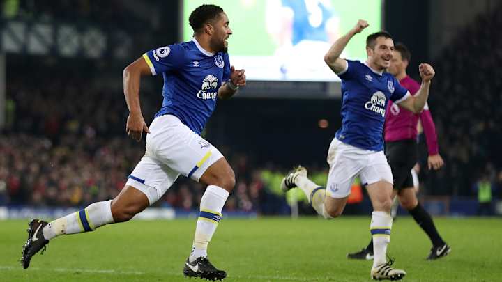 Watch: Everton holds off Arsenal after wild late sequence
