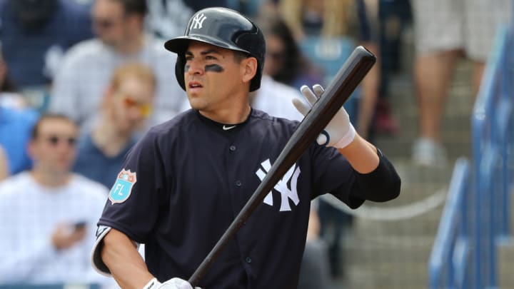 Yankees’ Jacoby Ellsbury takes pitch to wrist, leaves game
