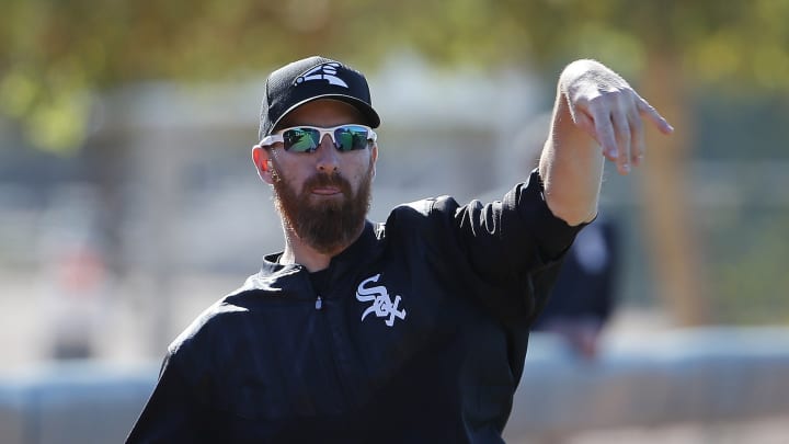 White Sox's LaRoche retires with year left on deal