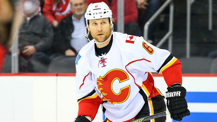 Flames’ Dennis Wideman suspended 20 games for linesman hit Flames’ Dennis Wideman suspended 20 games for linesman hit