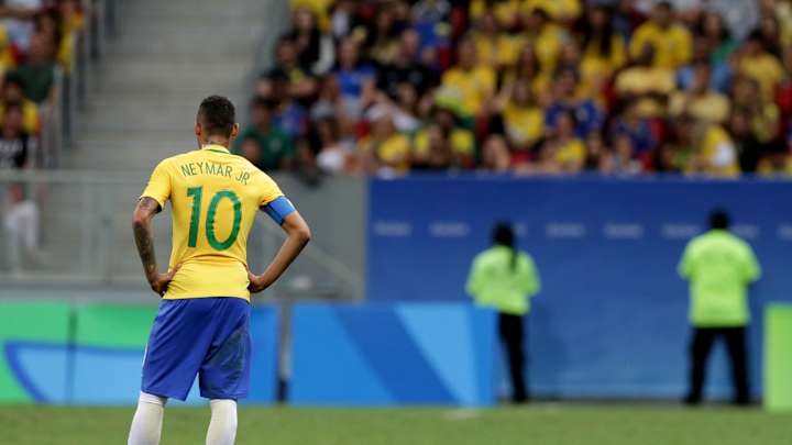 Brazil coach defends Neymar ahead of decisive Denmark game