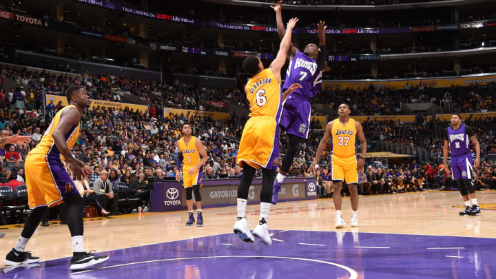 Kings complete first season sweep of Lakers, 106-98
