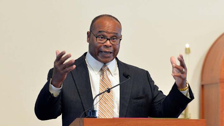 Former players pay respects to defensive whiz Buddy Ryan