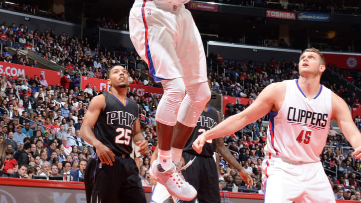 Clippers hand Suns worst loss of dismal season, 124-84