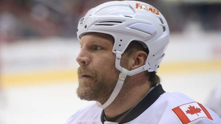 AHL player Brian McGrattan knocked out in fight AHL player Brian McGrattan knocked out in fight