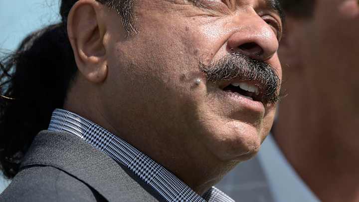 AP sources: Jaguars owner Khan speaks to team, seeks answers AP sources: Jaguars owner Khan speaks to team, seeks answers