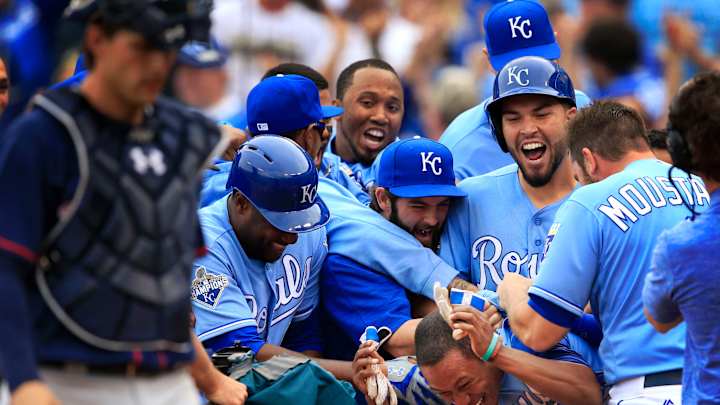 Gore scores on wild pitch in 10th, Royals beat winless Twins