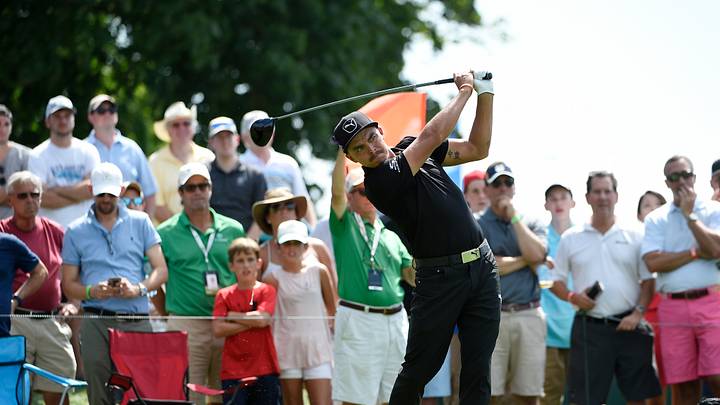 Flawless Fowler builds 1-shot lead at Barclays