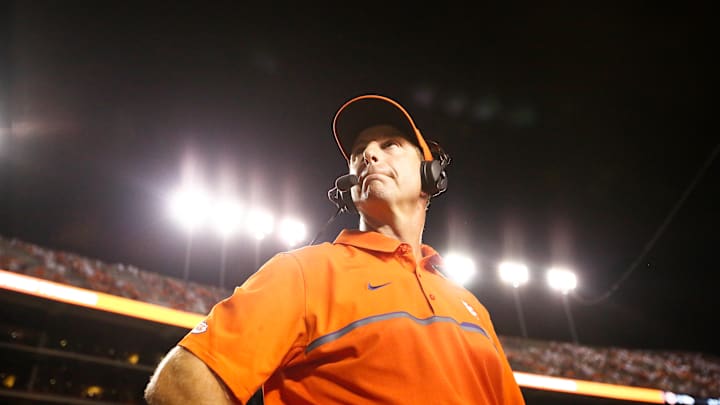 Clemson coach would not discipline player for anthem protest